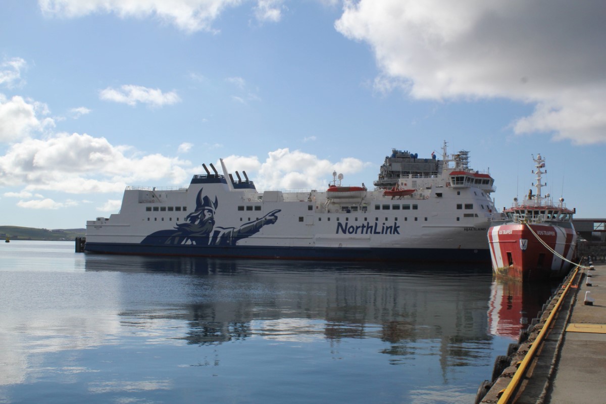 MV Hjatland ferry to Aberdeen